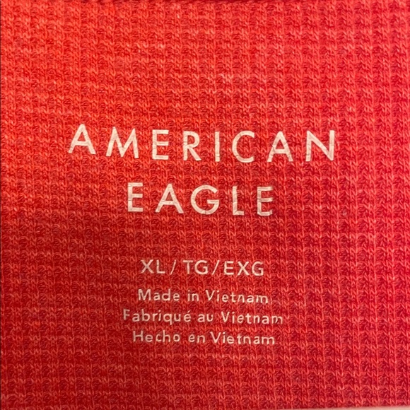 American Eagle Outfitters Vibrant Red Short Sleeve Tee - Picture 2 of 3